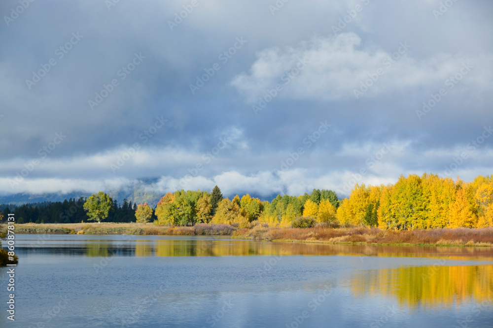 Fototapeta premium Autumn Majesty: The Teton Range in Fall Splendor