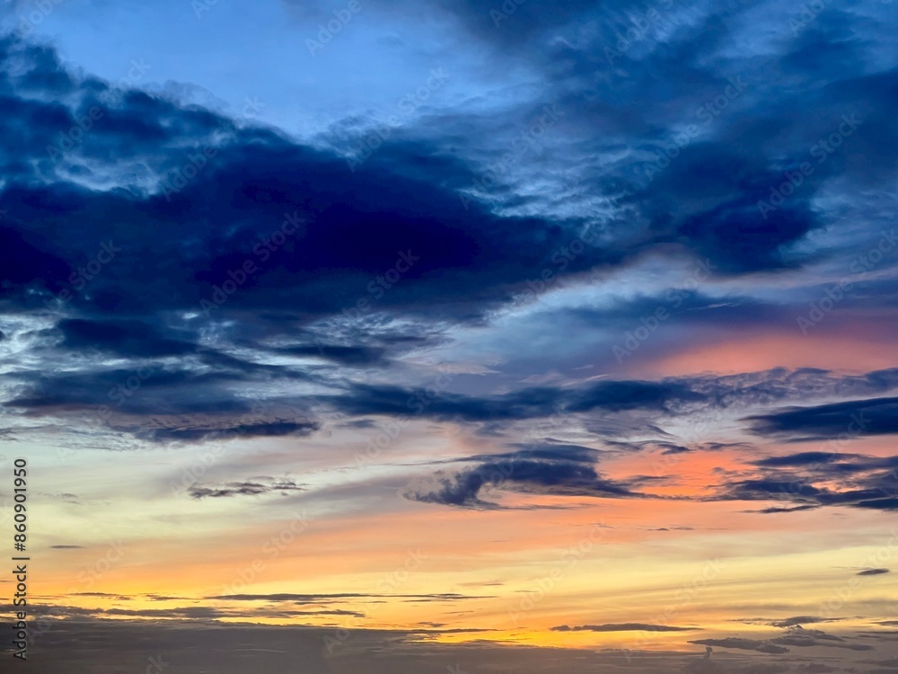Fototapeta premium Dramatic sunset over the sea