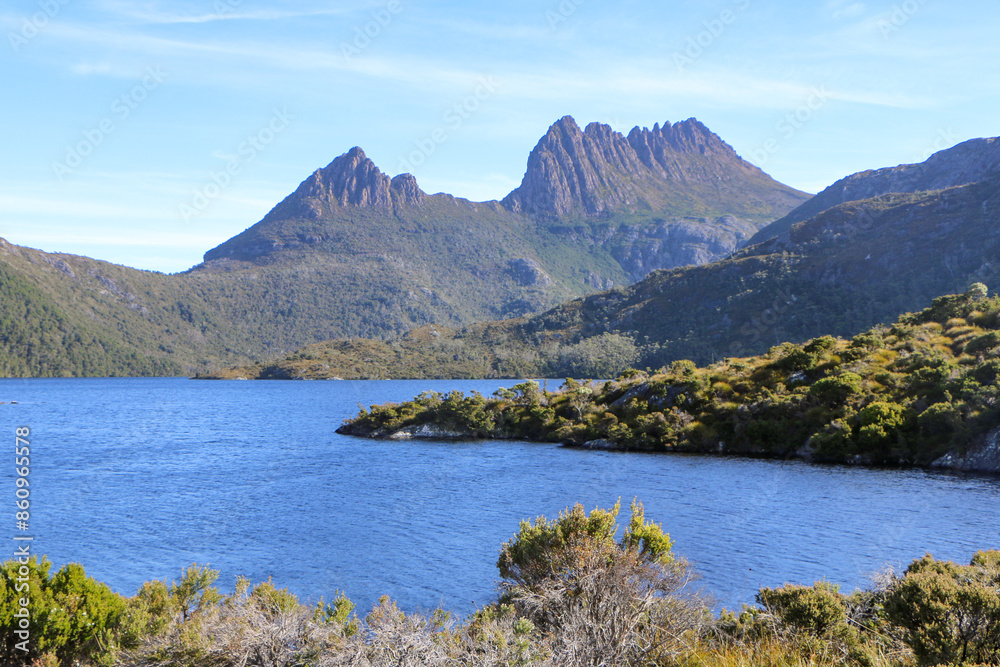 Obraz premium lake and mountains
