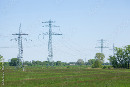 Strommasten an der Este, Buxtehude, Niedersachsen, Deutschland