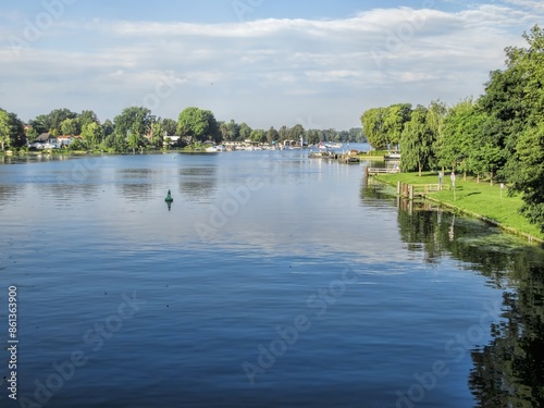 erkner, deutschland - idyllischer dämeritzsee im sommer