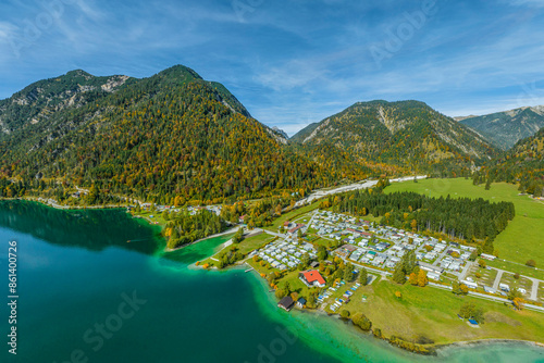Ausblick auf den herrlich in den Tiroler Alpen gelegenen Plansee im Naturpark Reutte photo