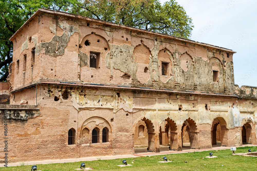 Fototapeta premium Ruined buildings of the British residency in Lucknow, Uttar Pradesh, India, Asia