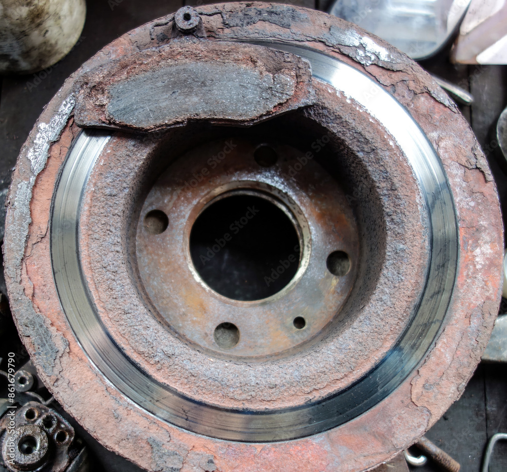 Long-term use and wear and tear of the car's brake system Long-term use and wear and tear of the car's brake system