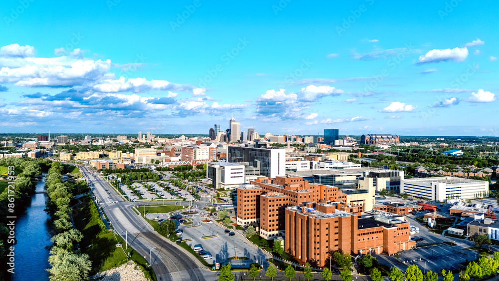Obraz premium North side of downtown Indianapolis facing Southeast Skyline