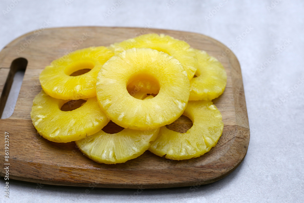 Pineapple fruit, Canned pineapple sliced Pineapple fruit, Canned pineapple sliced