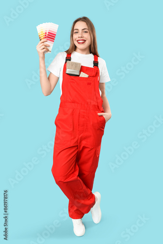 Female painter with color p...