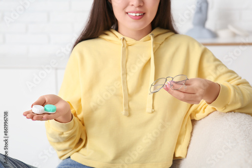 Beautiful young Asian woman...