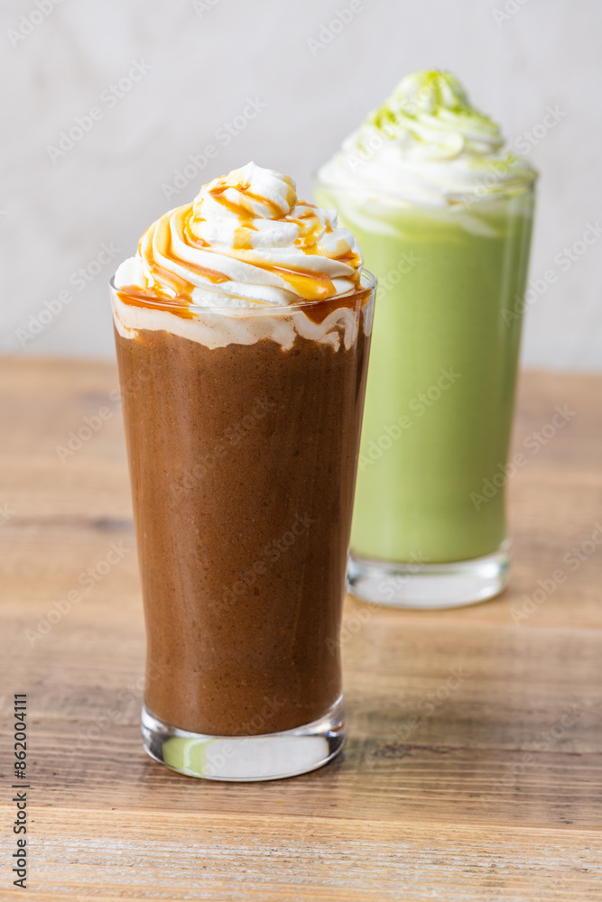 キャラメルフラッペと抹茶フラッペ キャラメルフラッペと抹茶フラッペ