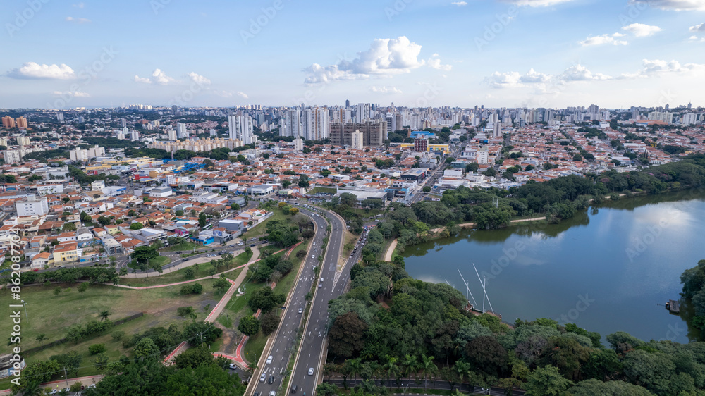 Obraz premium Taquaral Lagoon in Campinas, aerial view of the Portugal park, São Paulo, Brazil