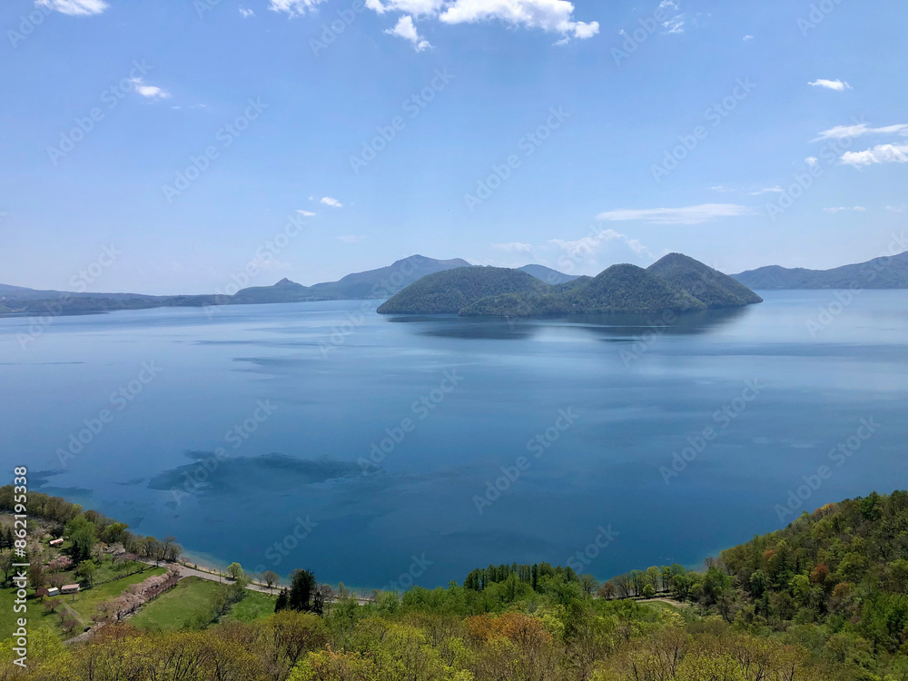 Fototapeta premium 北海道の洞爺湖の風景