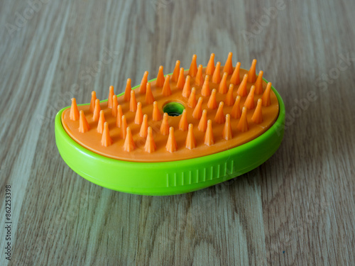 Pet spray massage brush. Multifunctional cat steamy brush. Pet grooming accessories. Silicone shower comb for animal fur care