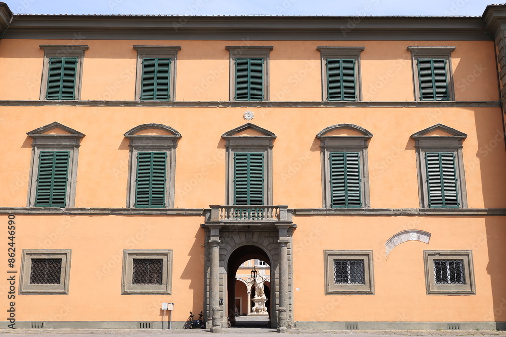 Obraz premium Blick in die Altstadt von Pisa in Italien 