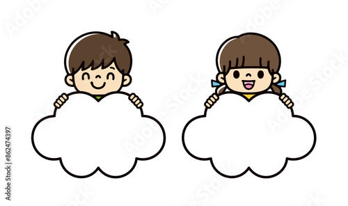 テキスト、バナー、広告用の雲の形のバナーを持つかわいい男女の子供たちのイラストセット