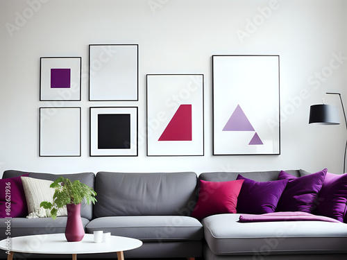 Bilder über grauen Sofa