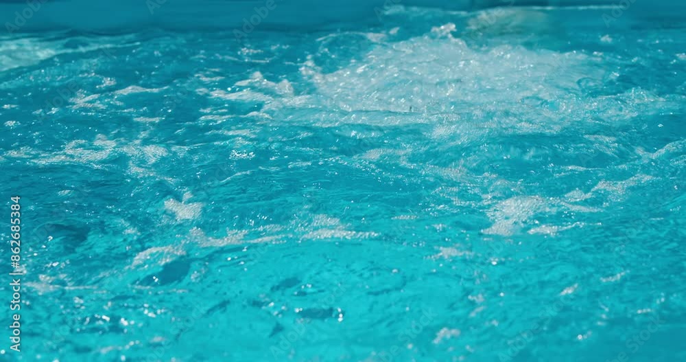 Water flow in a pool where the counter-current system is active.