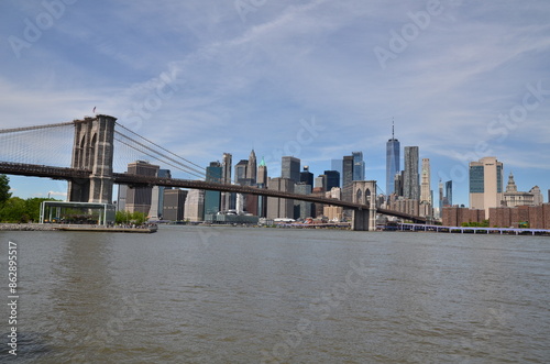 BROOKLYN BRIDGE ET ÎLE DE MANHATTAN VUE DU QUARTIER DE BROOKLYN