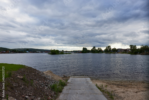 Wallpaper Mural river in the city Torontodigital.ca
