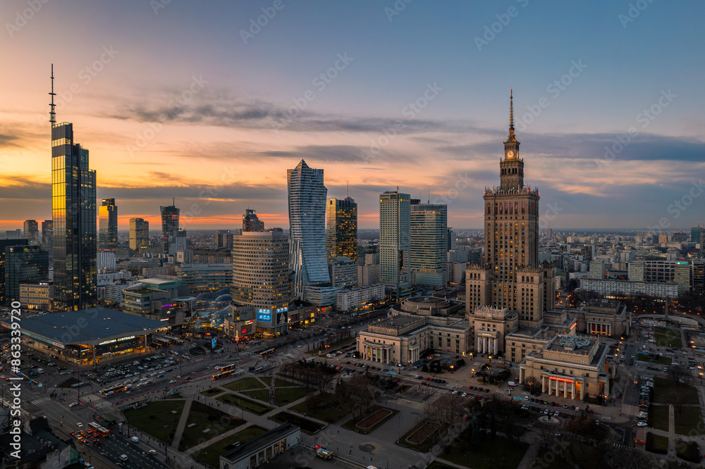 Obraz premium Warszawa nocą Palac Kultury i Nauki