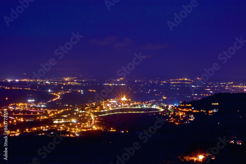 Wallpaper Mural Valdichiana nel blu della notte  Torontodigital.ca