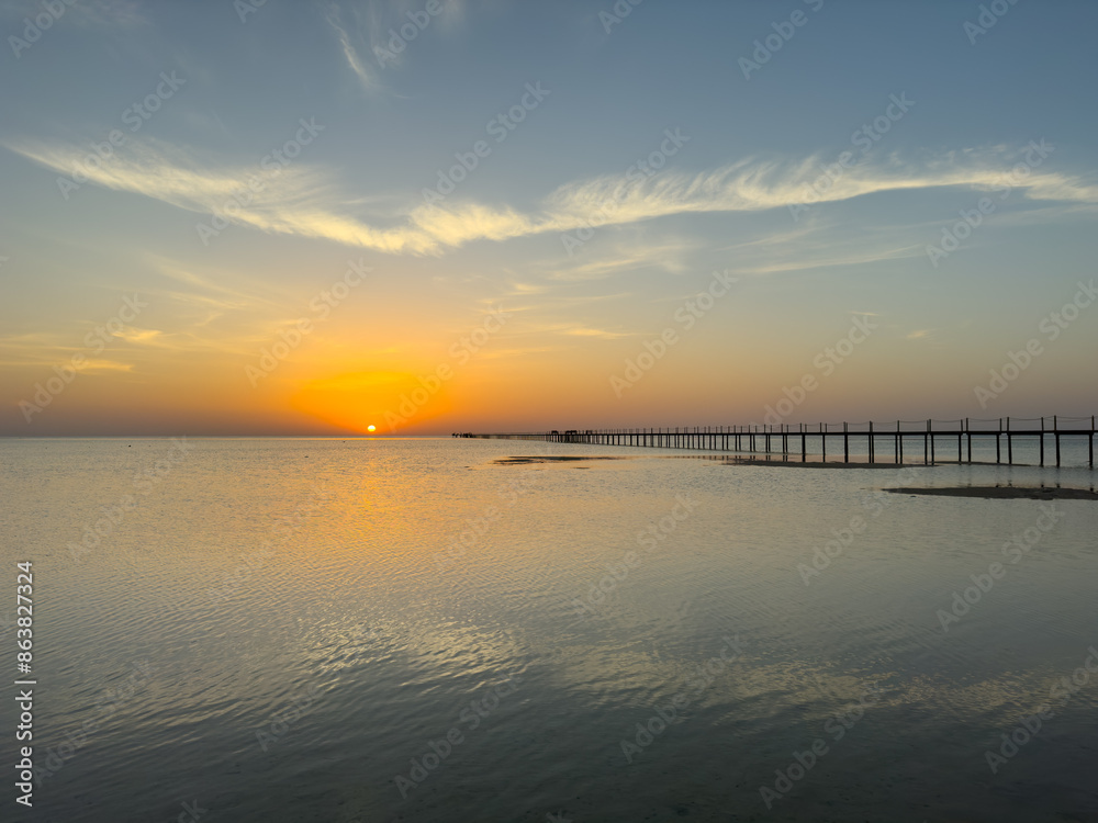 Obraz premium sunset over the sea in Egypt in the summer 
