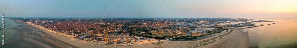 Fototapeta premium Panorama dunkerque au crépuscule 