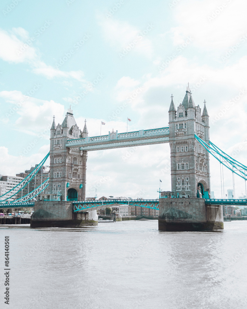 Obraz premium Tower Bridge on River Thames in London, England, United Kingdom