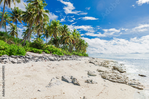 Fototapeta Naklejka Na Ścianę i Meble -  Beach on Maldives island. Holiday banner with sandy beach and blue ocean