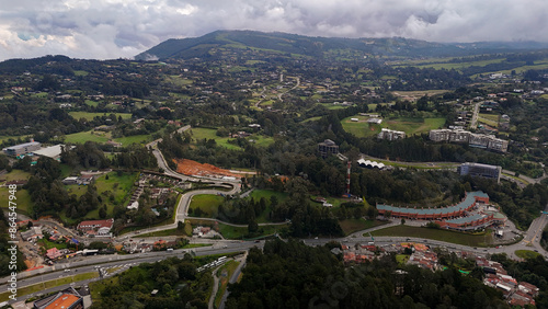 Cima y nubes a 2.700 metros sobre le nivel del mar. Alto de las Palmas, Antioquia, Colombia.