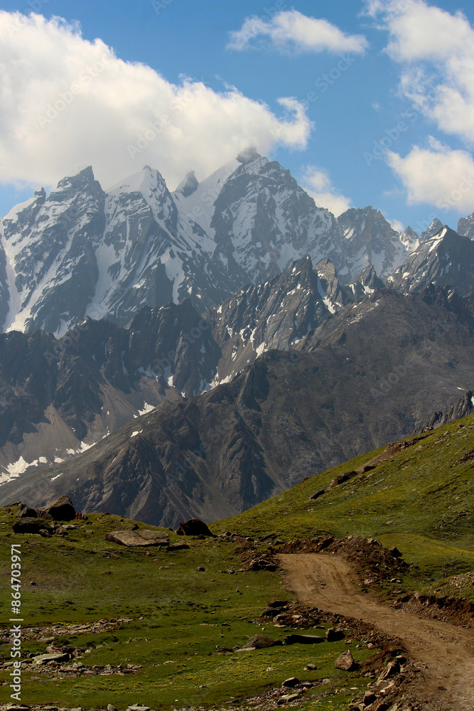 Obraz premium a beautiful road to great mountains of himalaya