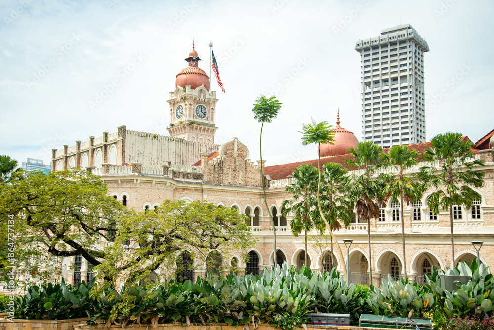 Fototapeta premium クアラルンプールにあるスルタン・アブドゥル・サマド・ビルの美しい風景