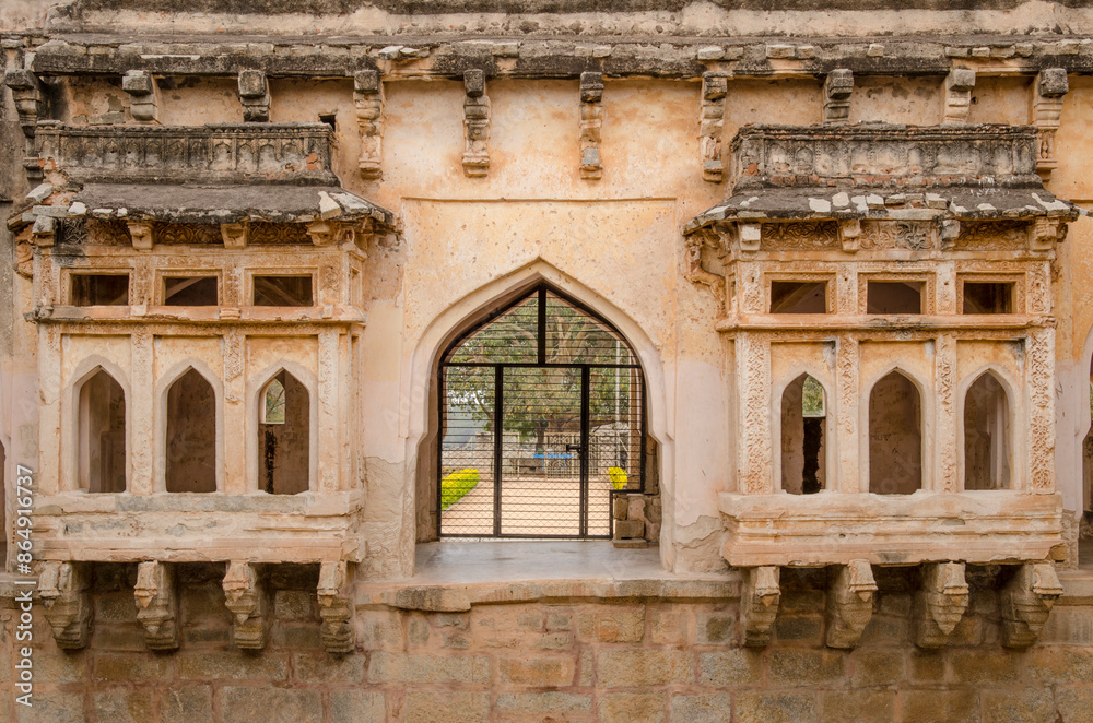 Queen's bath. Historic bathing area used by the king's wives. Architectural excellence during the Vijayanagara Empire. Hampi, Karnataka, India, Asia.
