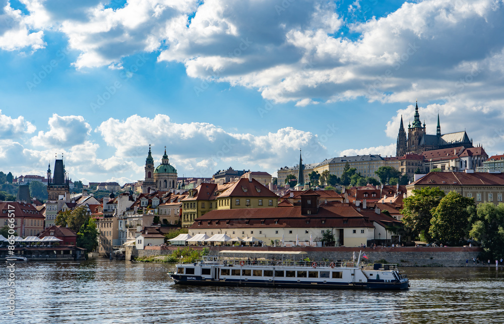 Obraz premium View of the cathedral from Prague embankment 
