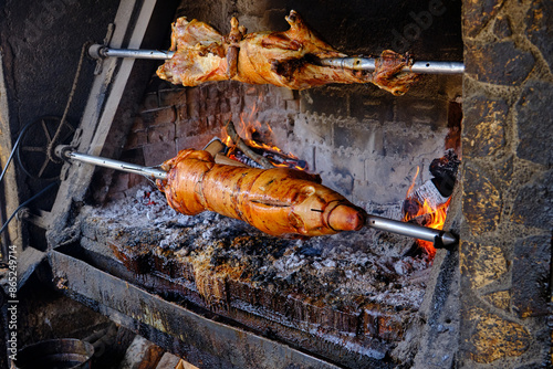 Spanferkel am Holzgrill, Pečeni odojak
