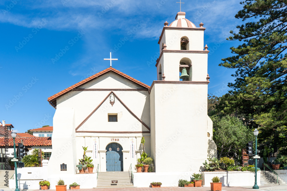Fototapeta premium Historical California Mission basilica san buenaventura in Ventura, CA.