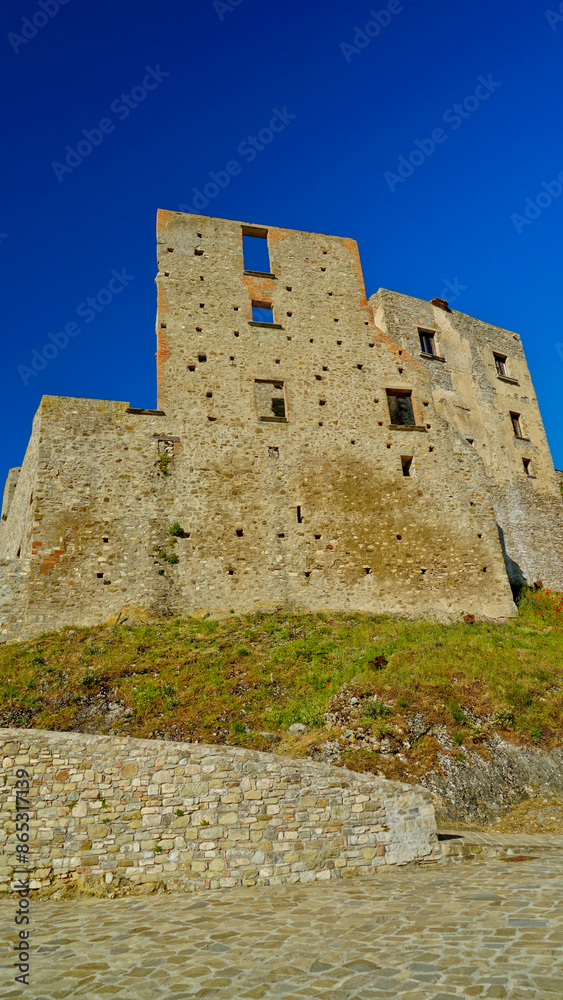 Fototapeta premium Castello e borgo di Brindisi di Montagna. Basilicata