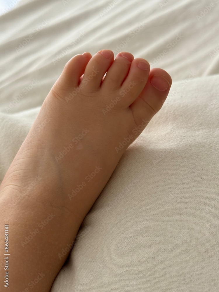 pie de niño de un año y medio pie de niño de un año y medio