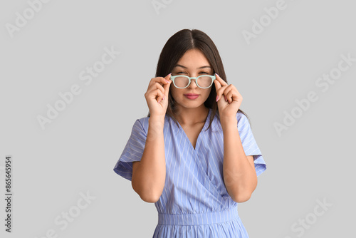 Beautiful young Asian woman...