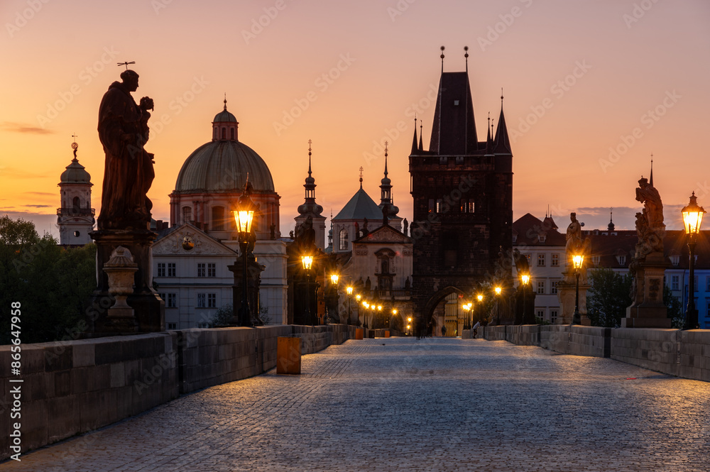 Charles Bridge (Karlův most) at dawn, Prague, Czech Republic