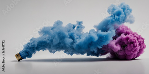 Blau und Lila Rauchwolken aus einer Hülse: Eine dynamische Farbexplosion photo