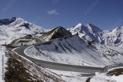 Auf der Großglockner-Hochalpenstraße im Herbst mit Blick auf Fuscher Törl 