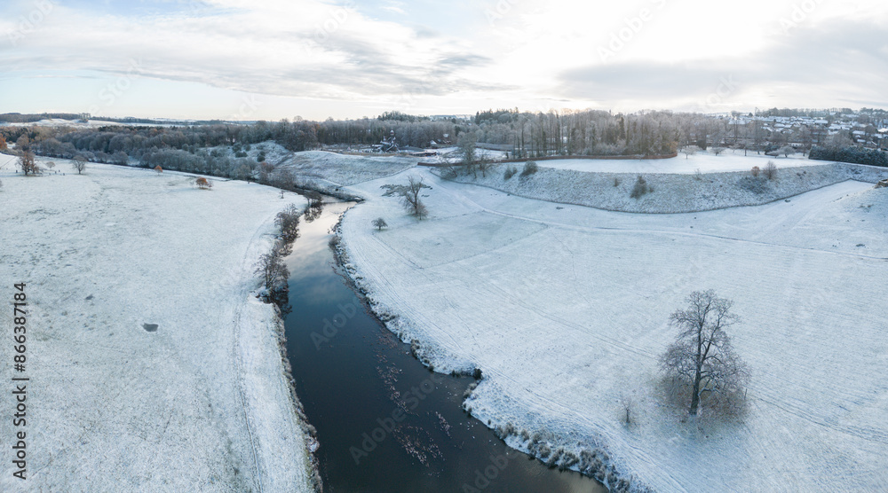 Obraz premium Winter Fields and River From Above