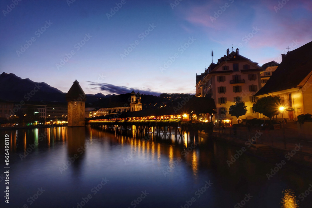 Obraz premium Evening at Chapel Bridge