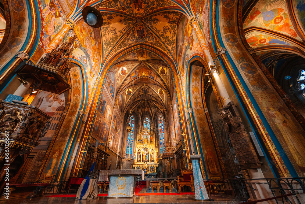 Obraz premium Intwerior of Cathedral of St. Peter and Paul, Vysehrad, Prague. Neo Gothic Basilica of St Peter and St Paul in Vysehrad fortress.