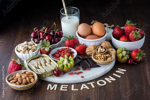 Fotografía A variety of foods that are good for boosting melatonin in the body