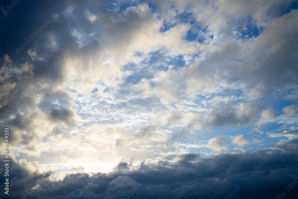 Obraz premium cloud dark texture sun bright through cloudscape sky