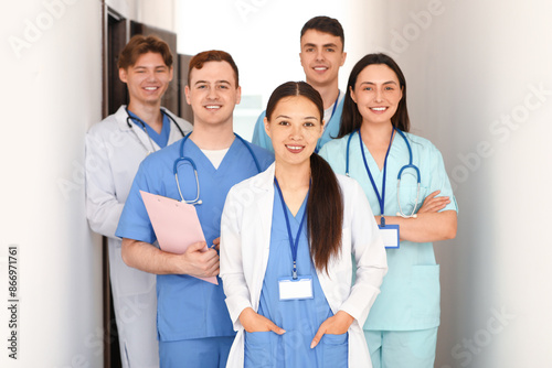 Group of young doctors in h...