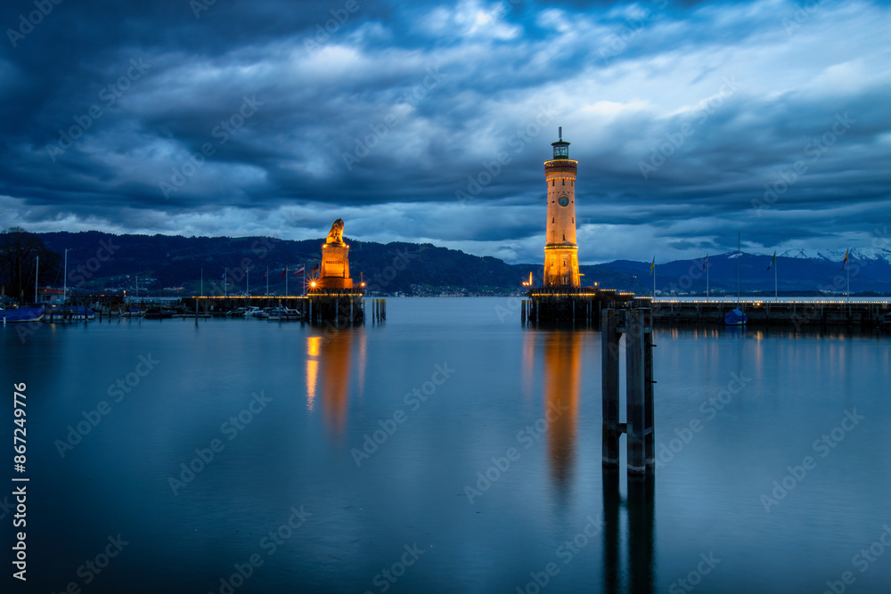 Hafeneinfahrt Lindau (Bodensee) - Blaue Stunde Hafeneinfahrt Lindau (Bodensee) - Blaue Stunde