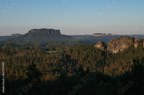 Ausblick von der Basteiaussicht in der Sächsischen Schweiz bei Lohmen, Deutschland