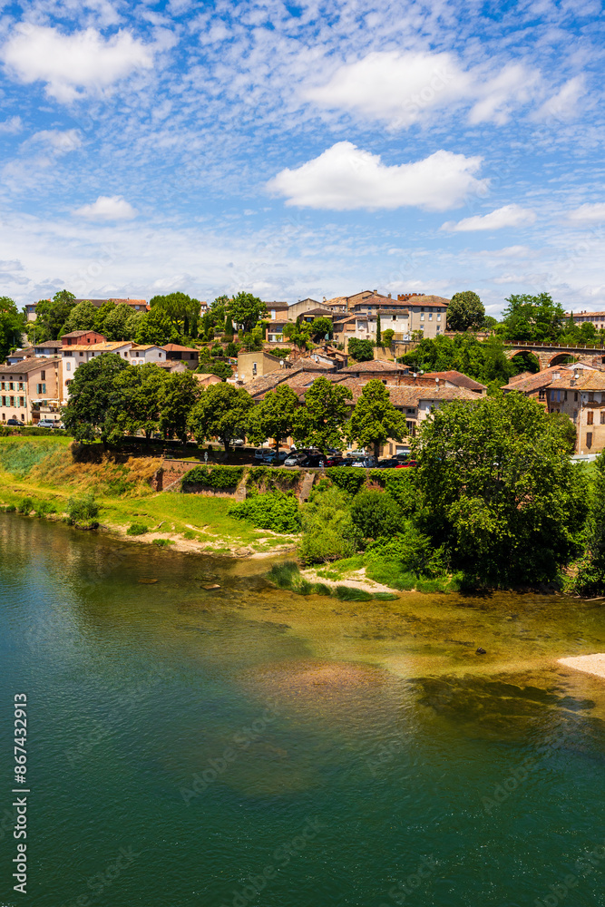 Fototapeta premium Maisons au bord du Tarn, dans le centre-ville de Gaillac
